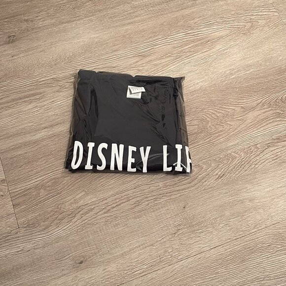 2/$10  Disney Life Happy Wife - Men's Gildan Size Medium - Picture 5 of 5